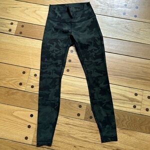 LULULEMON CAMO WUNDER UNDER LEGGINGS